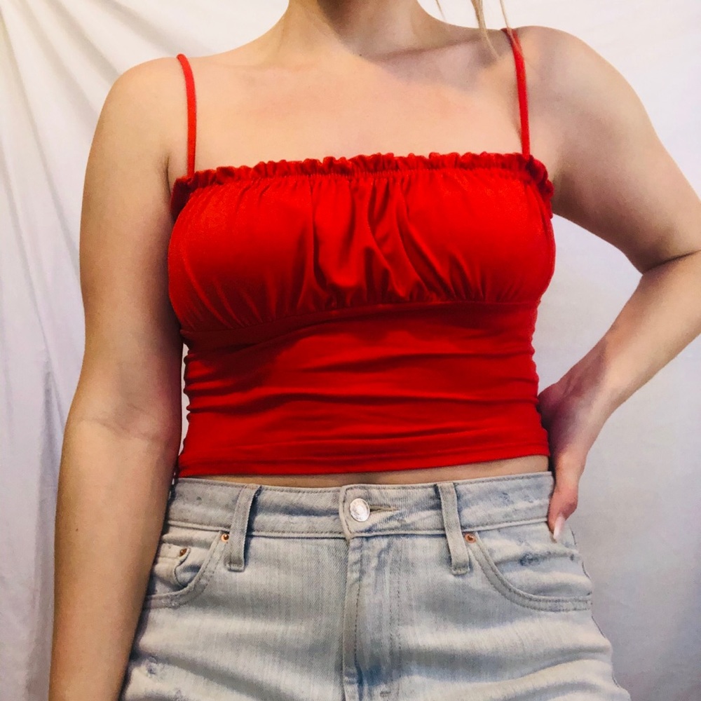 Red srunched top